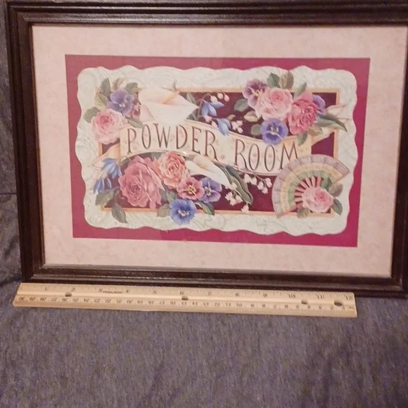 Powder room picture - Picture 3 of 8